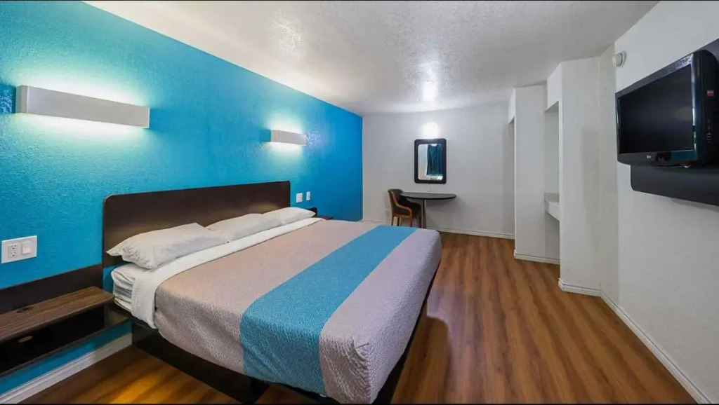 Motel 6-Grand Prairie, TX - Interstate 30
