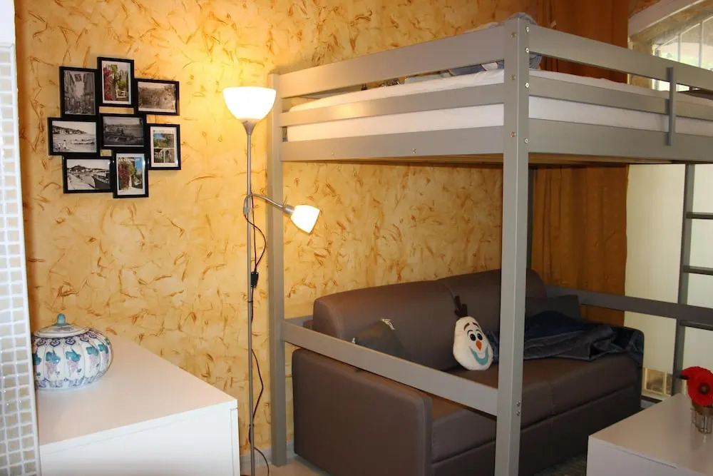 Studio in Saint-cyr-sur-mer, With Furnished Terrace - 200 m From the Beach
