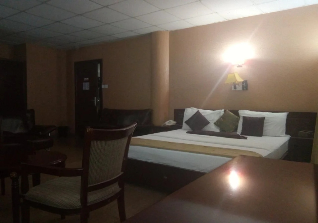 Crocodile Hotel & Restaurants Ltd