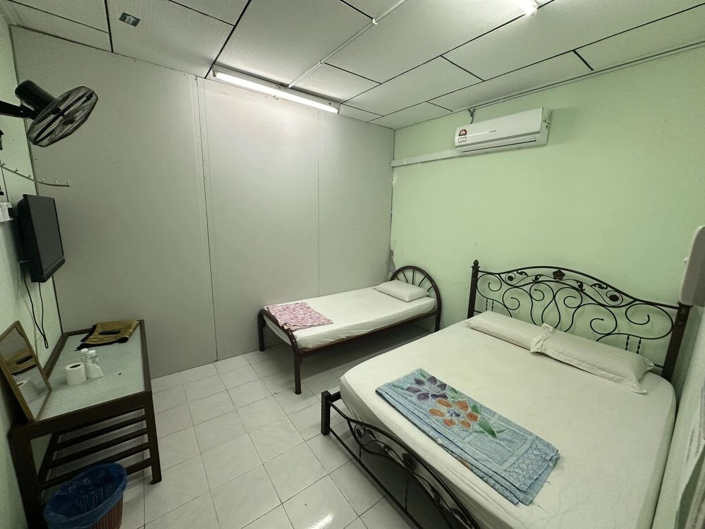 OYO 90881 Top Star Hotel