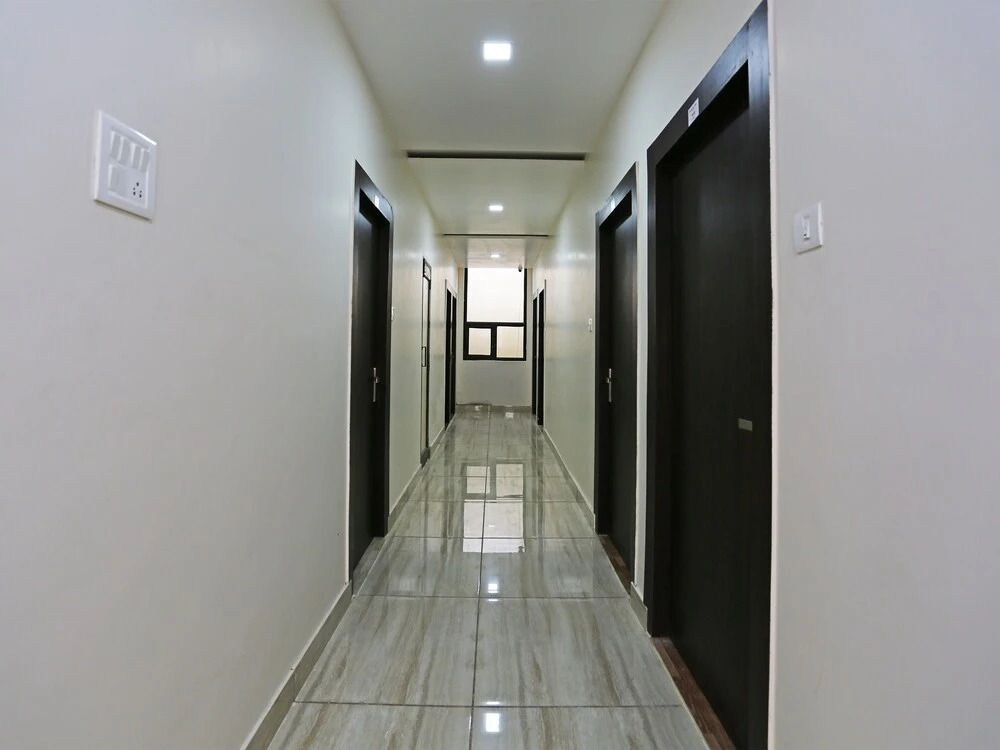 OYO 15098 hotel crystal