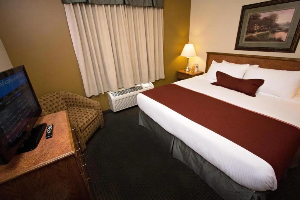 Service Plus Inns & Suites Drayton Valley