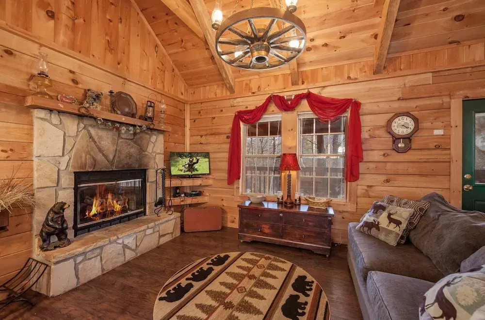 Sleepin' Inn 2 Bedroom Cabin by RedAwning