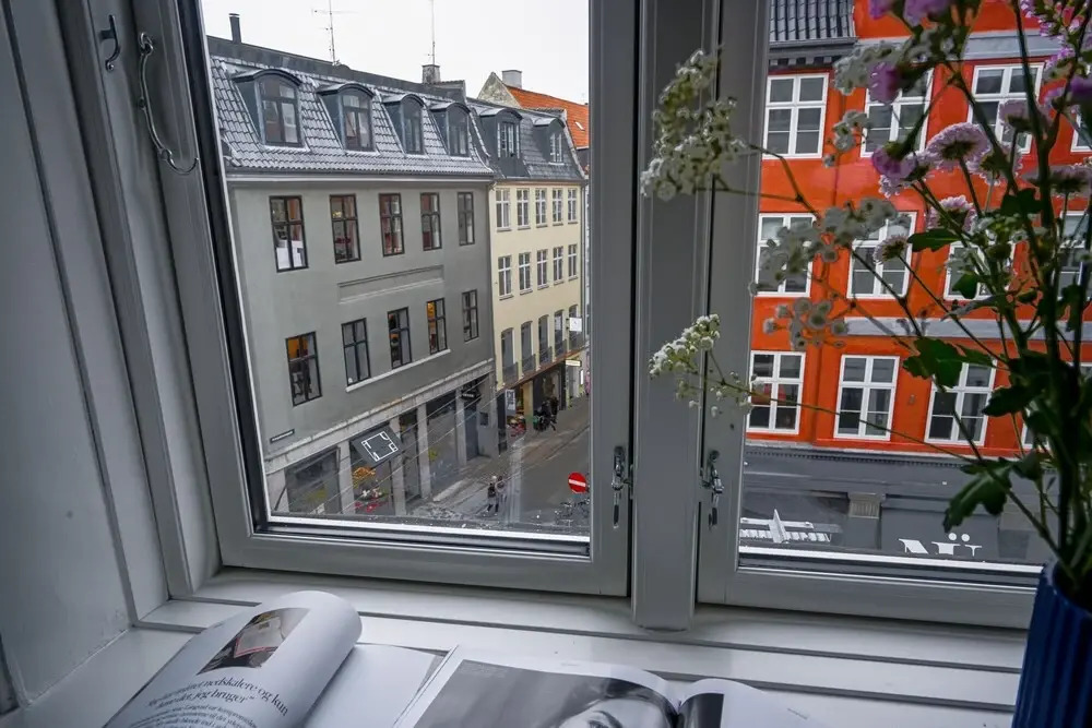 Sanders Merchant - Dreamy 3-bdr Apt w Terrace