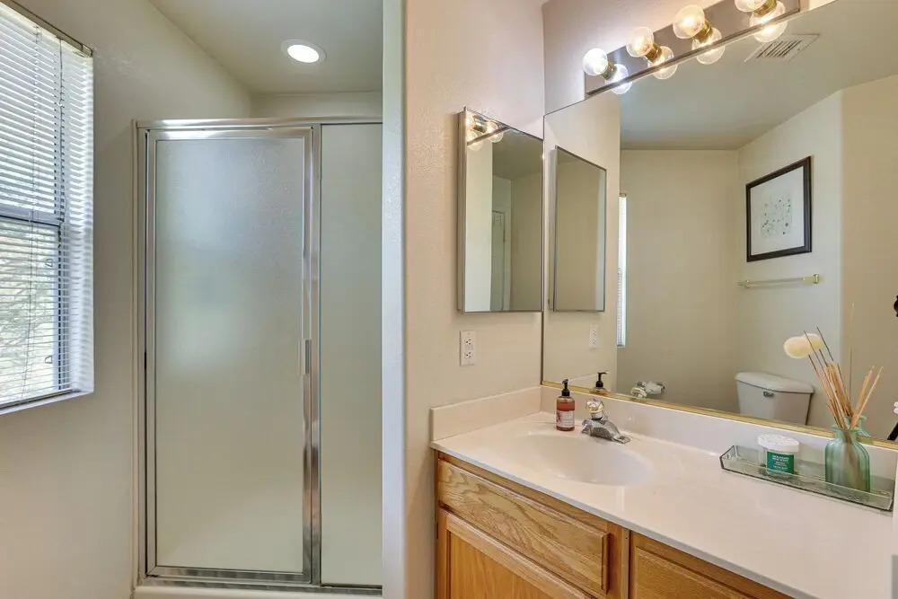 14 Mi to Dtwn: Phoenix Condo w/ Balcony & Spa!