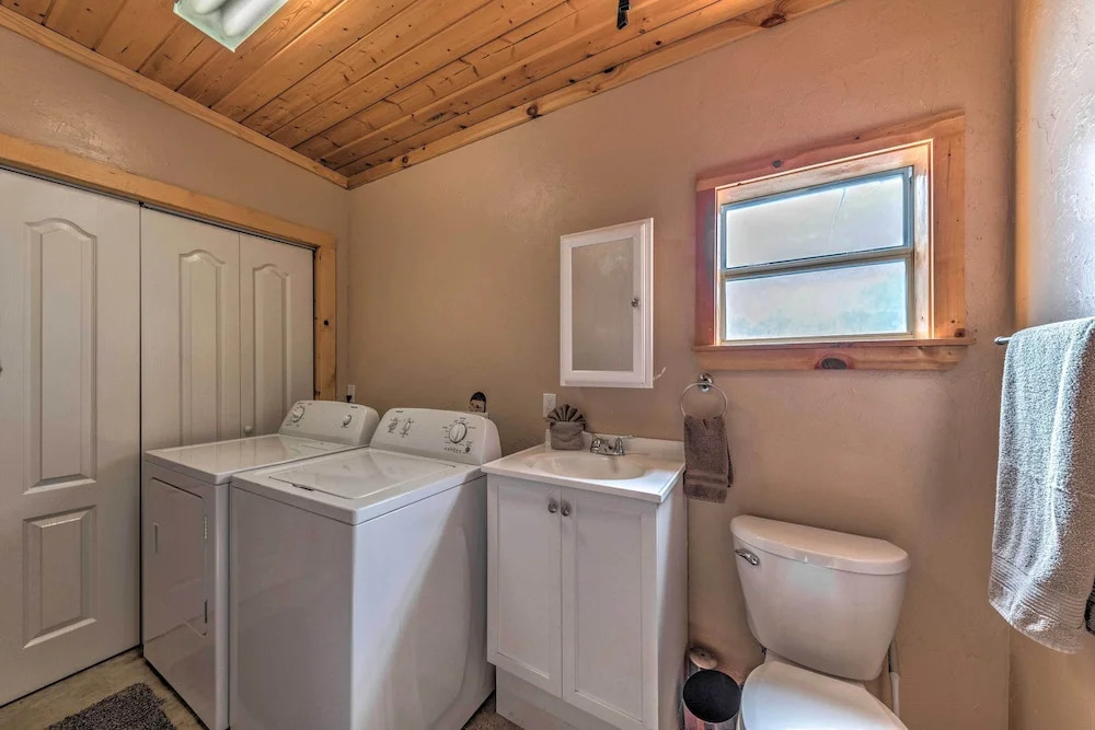 Spacious Ruidoso Home w/ Hot Tub & Fireplaces