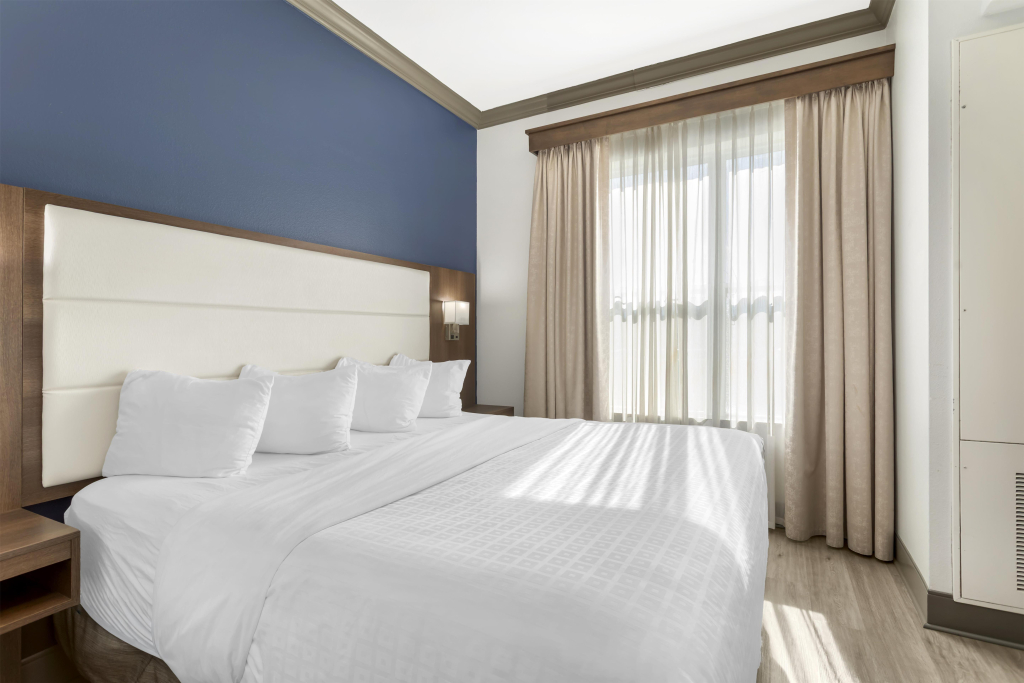 Best Western Plus First Coast Inn and Suites