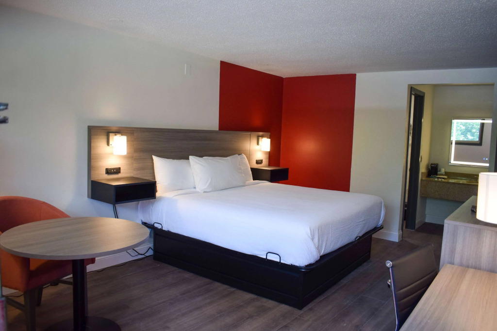 Ramada by Wyndham Cleveland Airport West