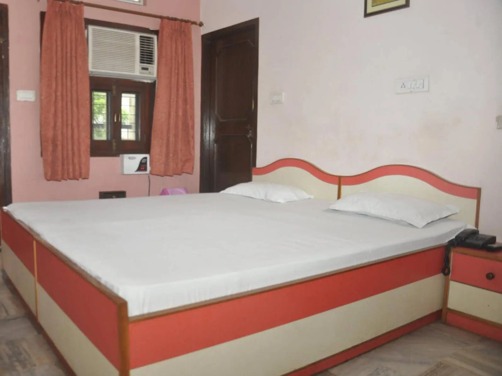 Aapnni Hotel