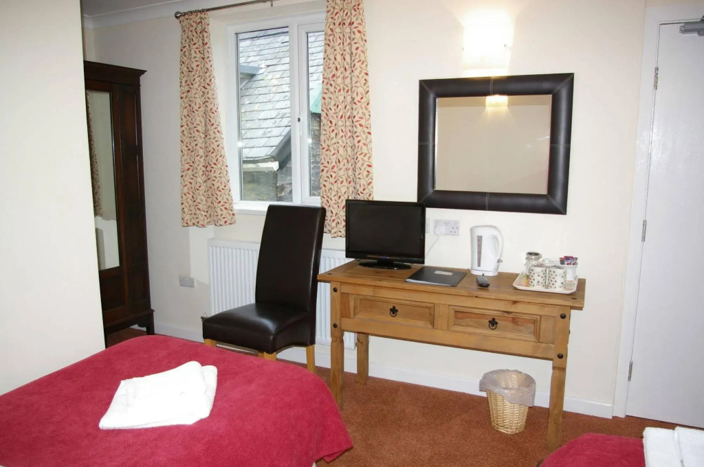 Elens Castle Bed, Breakfast and Bar