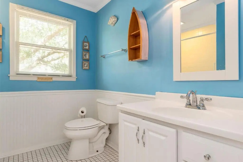 A Writer's Island Cottage by Oak Island Accommodations