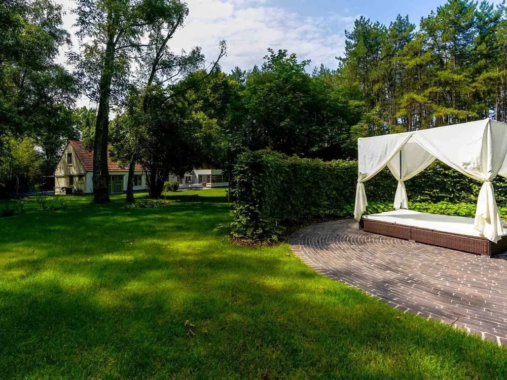 Renovated Farm With Heated Pool