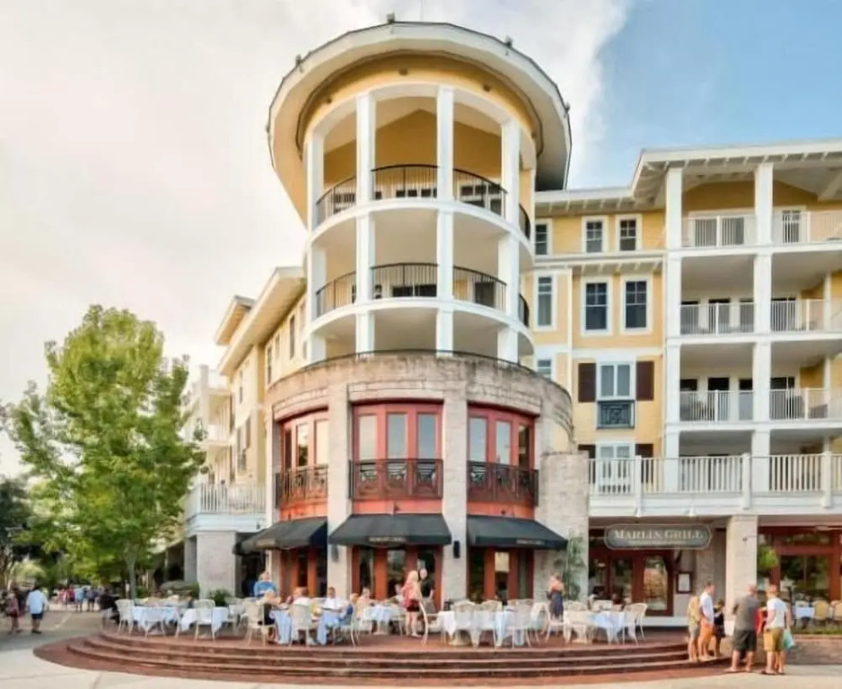 Market Street Inn 337 flr3 1BR 1BA 4