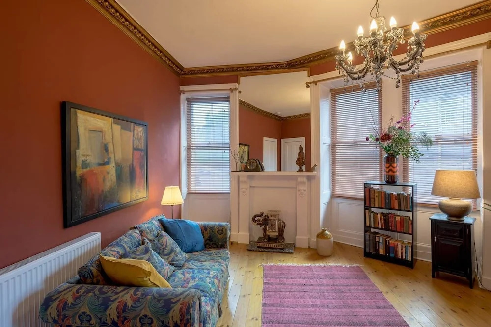 Charming City Apartment on Royal Mile