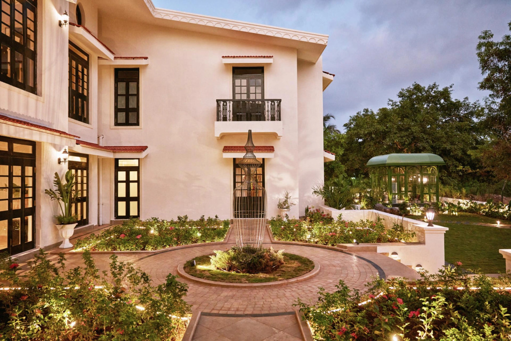 Estate De Frangipani