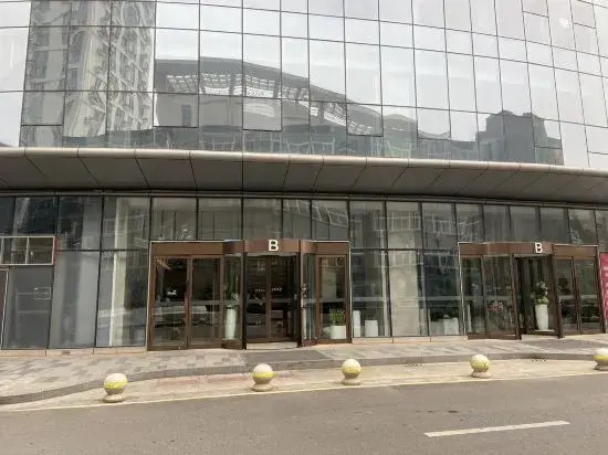Yunzhu Executive Apartment (Zhengzhou People's Hospital Metro Station)