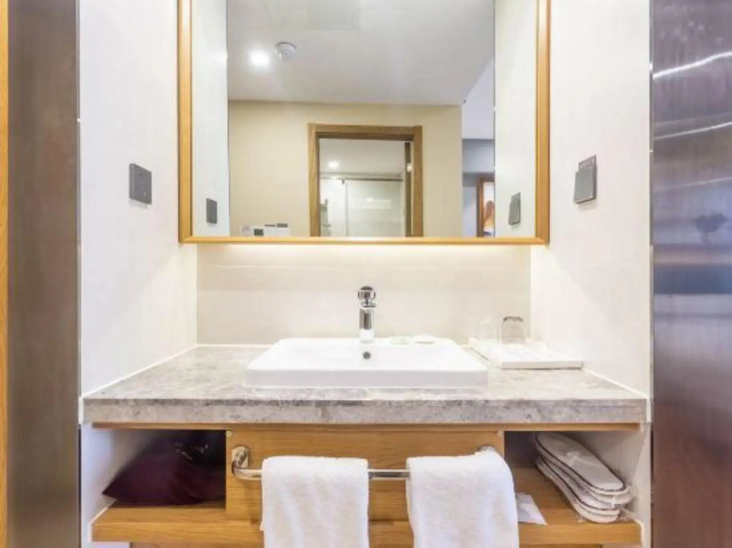 Lucky Star Hotel