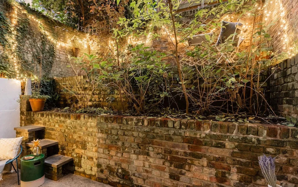 The Kensington Grove - Stylish 2BDR Flat with Private Patio