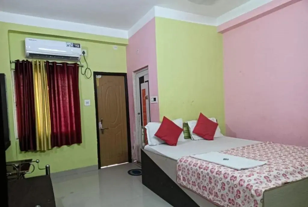 Trinayani Stay - 3 min Walk to Temple