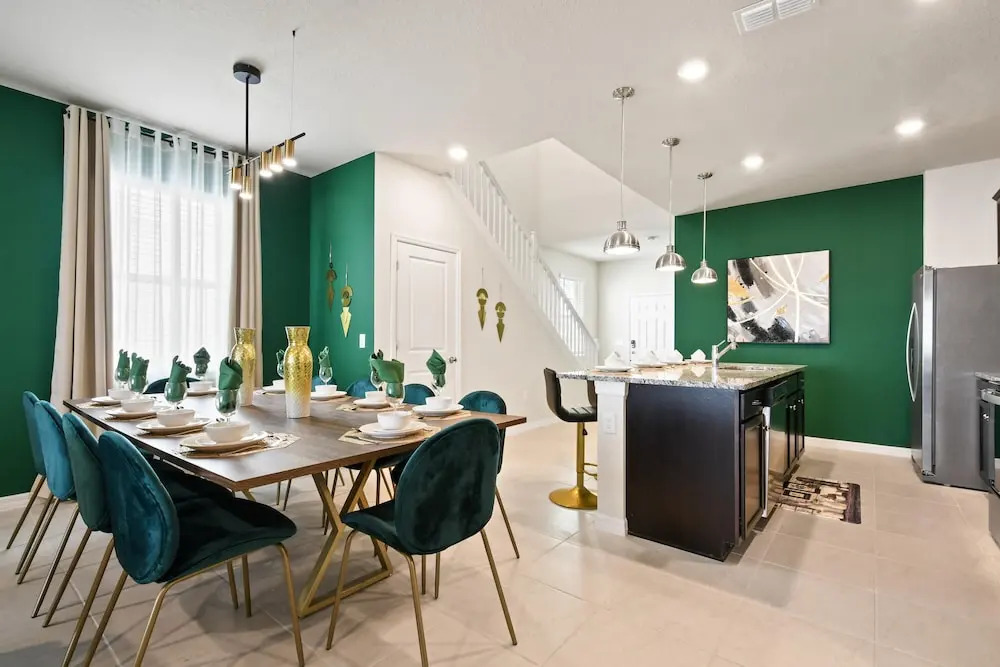 Luxury Windsor Island 7br Pool Spa Near Disney, Davenport
