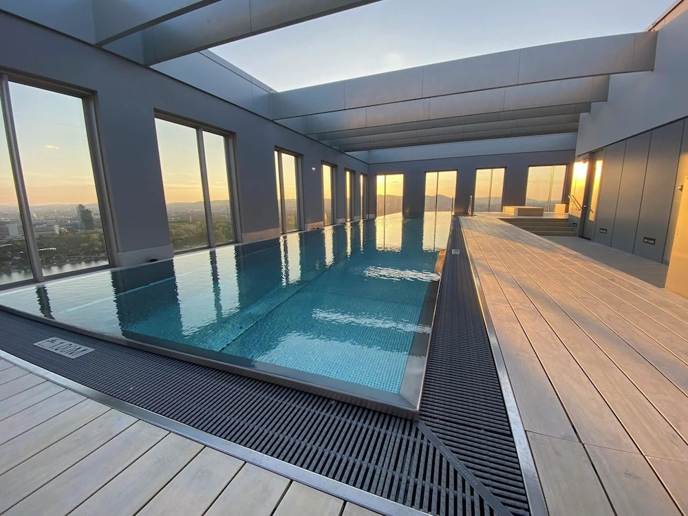 Green High-end Apartment Close to Metro, Uno-city, E-parking, Pool, Gym, Sauna