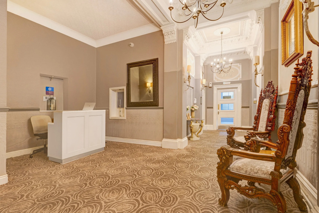 Liverpool Aigburth Hotel By Belvilla