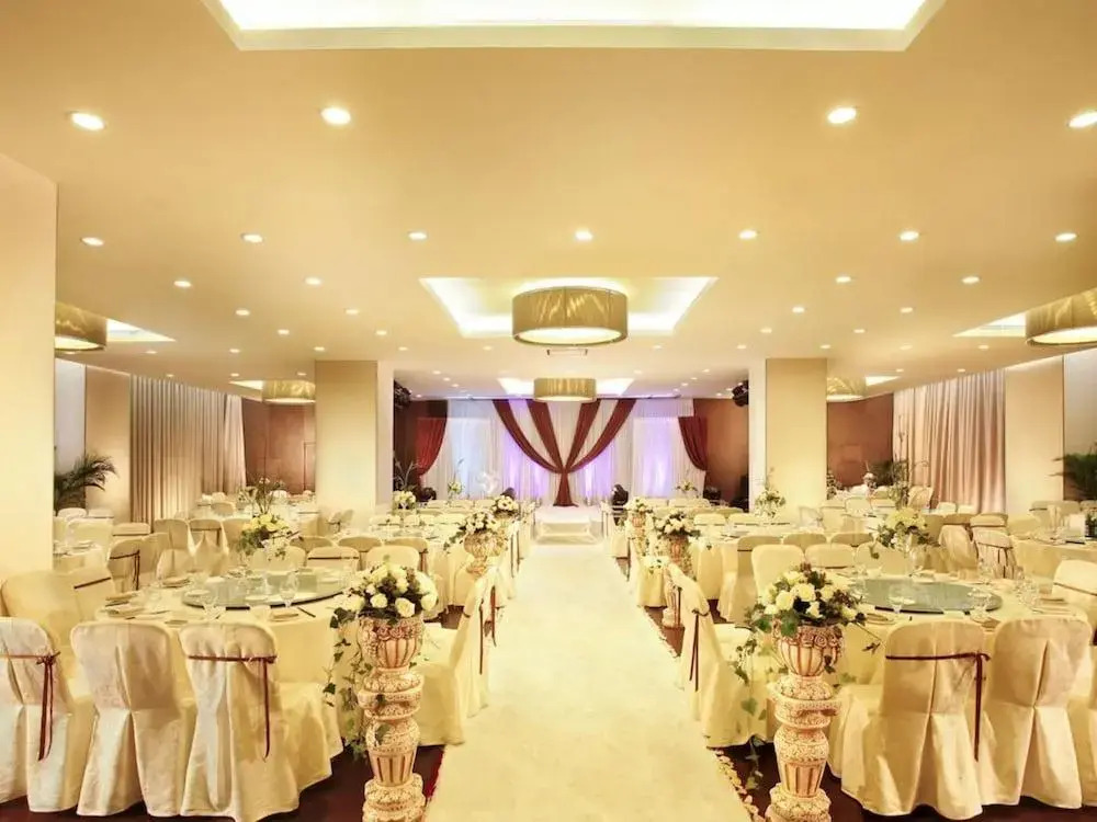 Howard Johnson By Wyndham Parkland Hotel Dalian