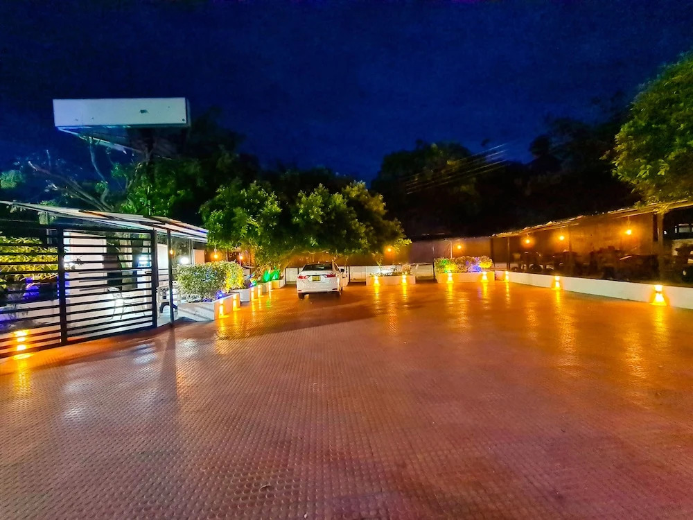 Hotel Hambanthota Rest house