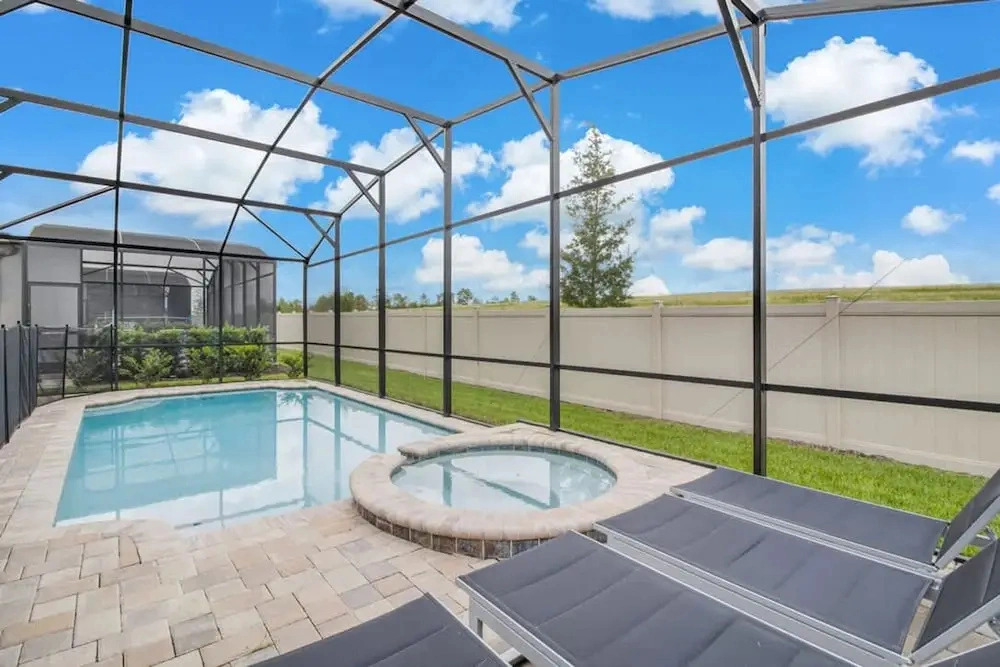 Upscale 9BR Stay With Pool and Themed Rooms