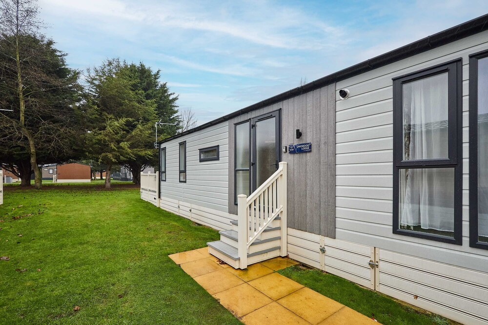 Host Stay Elegant Lodge