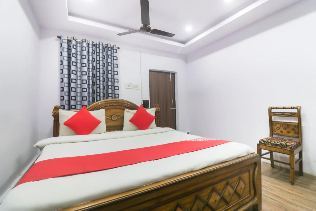OYO Flagship 18658 Hotel Royal Green