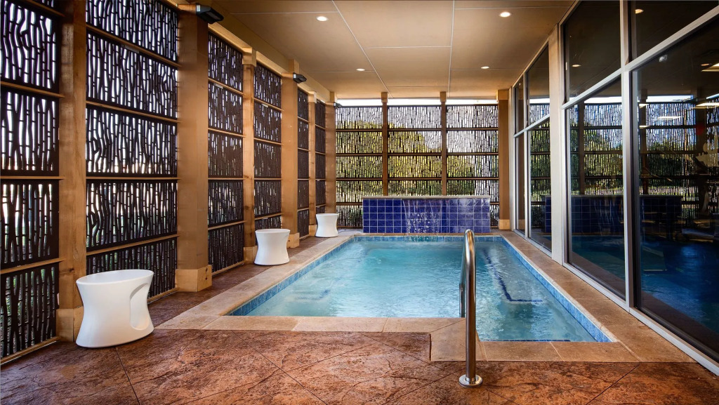 GLō Best Western Dallas South DeSoto