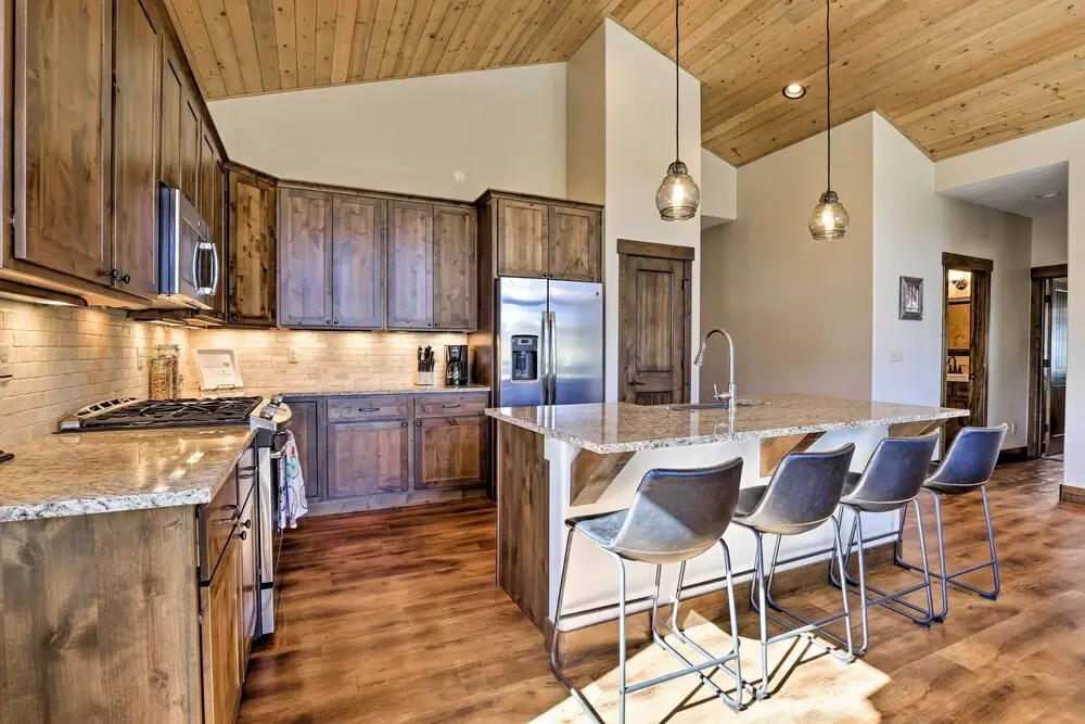 Mtn-view Fraser Home w/ Hot Tub - Near Skiing!