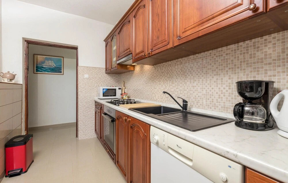 Nice Apartment in Sv. Juraj With Wifi and 2 Bedrooms