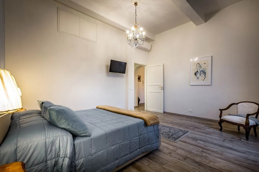 Arno Apartment A by Mmega