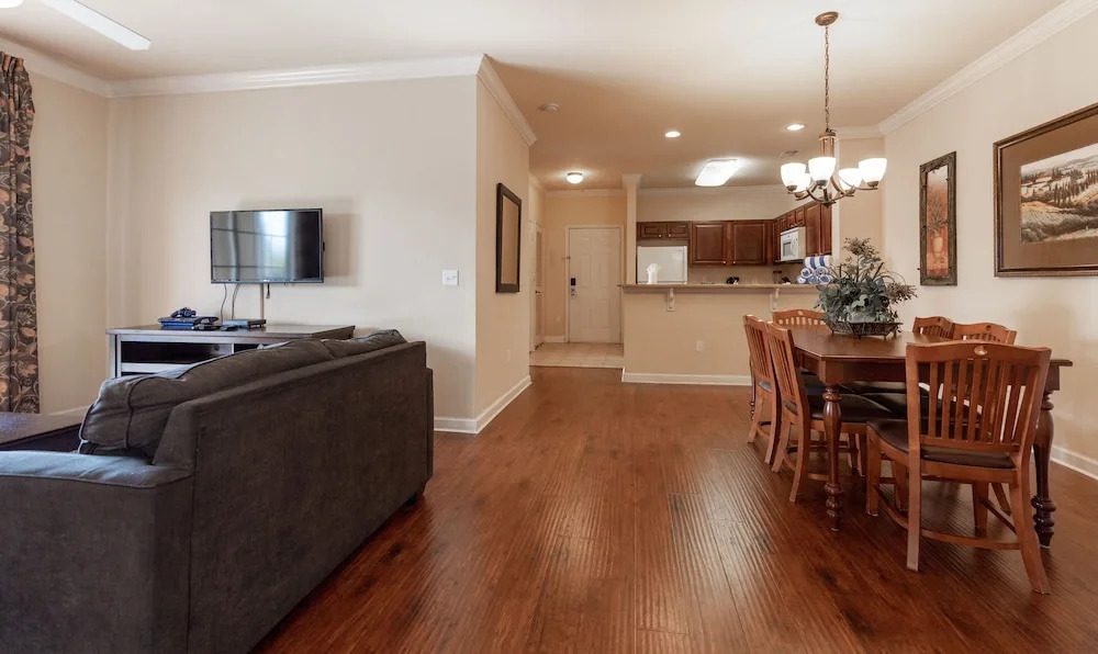 1351tt Unit 8407 - Tuscana Resort 2 Bedroom Condo by RedAwning