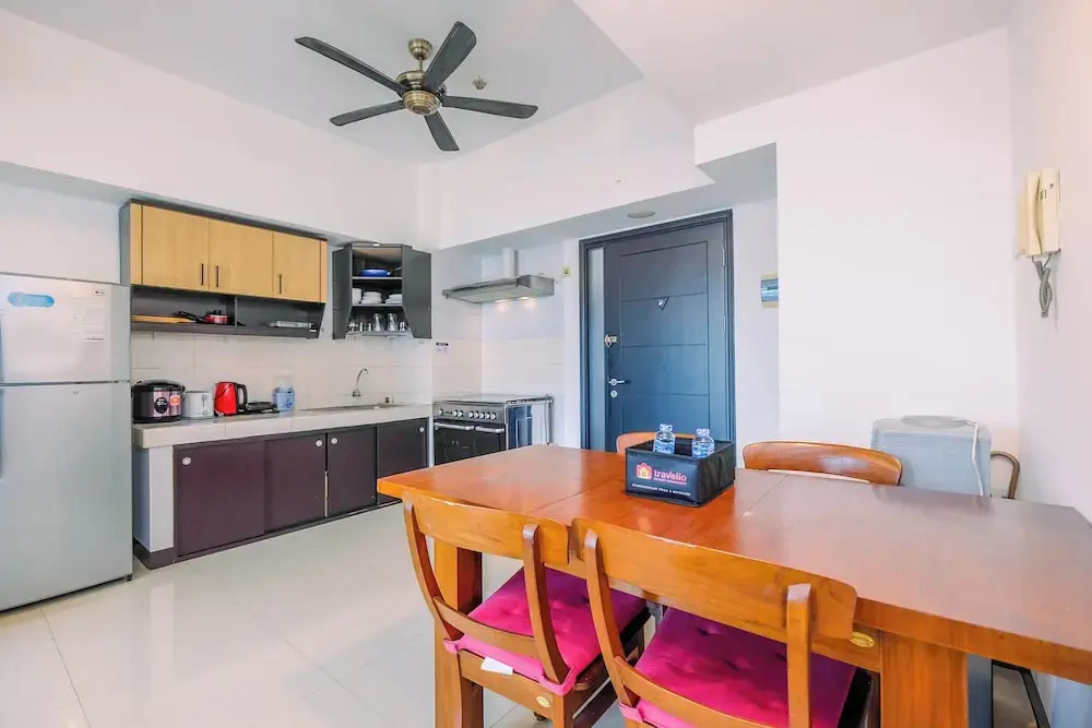 Homey And Warm 1Br Apartment At Ambassade Kuningan