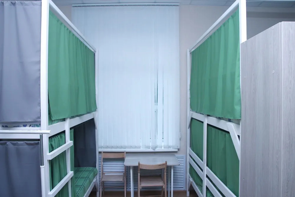 Adres Hostel
