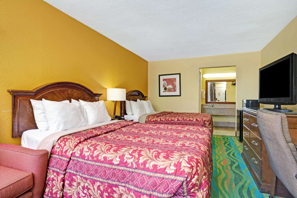 Days Inn by Wyndham Norfolk Military Circle