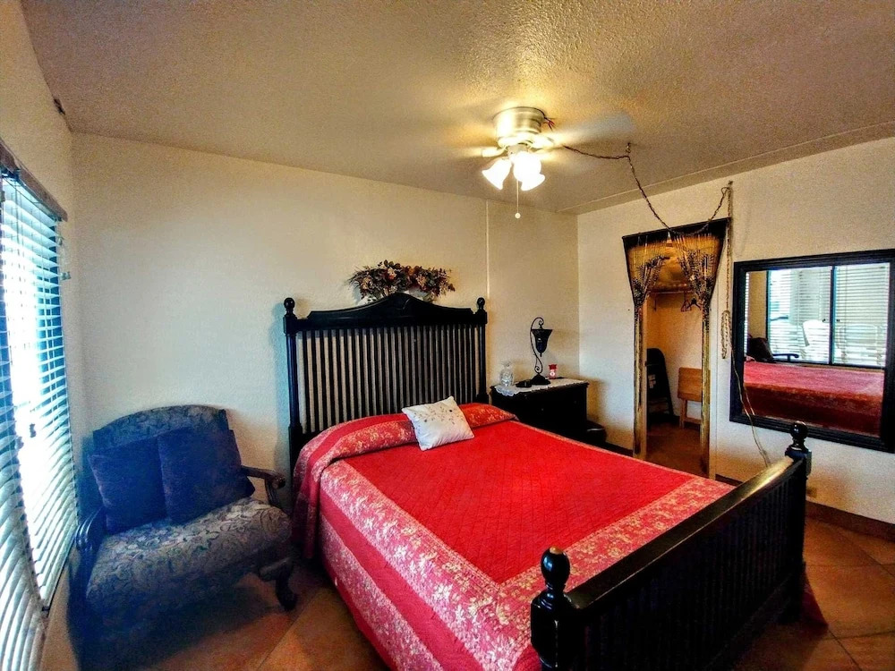 Landfall Towers 34 Minium 1 Bedroom Condo by RedAwning
