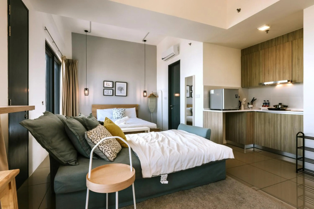 MUJI Studio 2 - Seaview at 218 Tropicana Near Komtar Food Heaven Heritage with Netflix & TV Box
