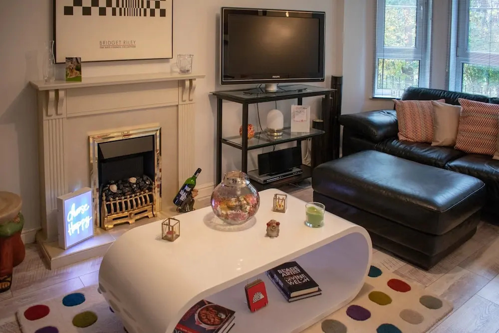 Homely 2 Bedroom Flat in Bonnington