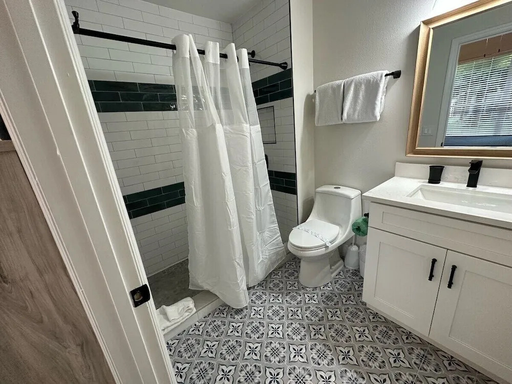 3067bal South Facing Pool & Spa - Free Pool Heat Special!!