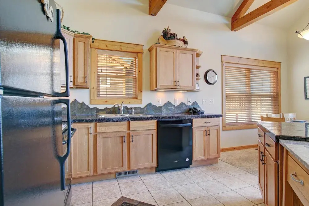 Nisa Mountain 36 2 Bedroom Condo by RedAwning