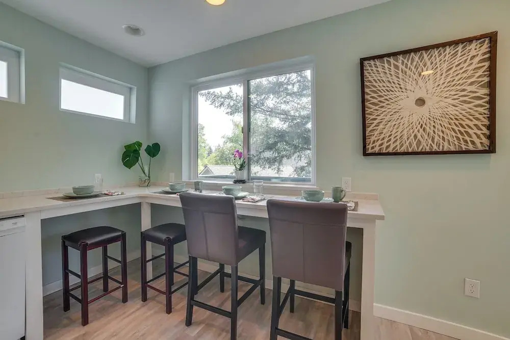 Bellevue Abode: Balcony, 13 Mi to Downtown Seattle