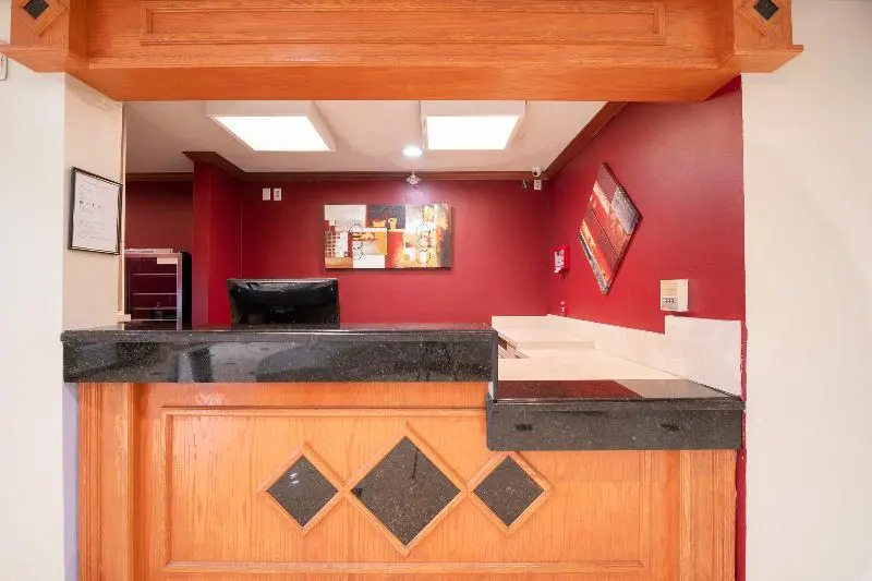 OYO Townhouse Houston Airport North