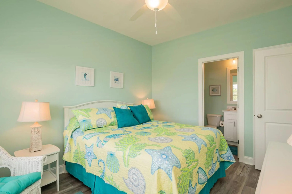 Pappys Place by Oak Island Accommodations