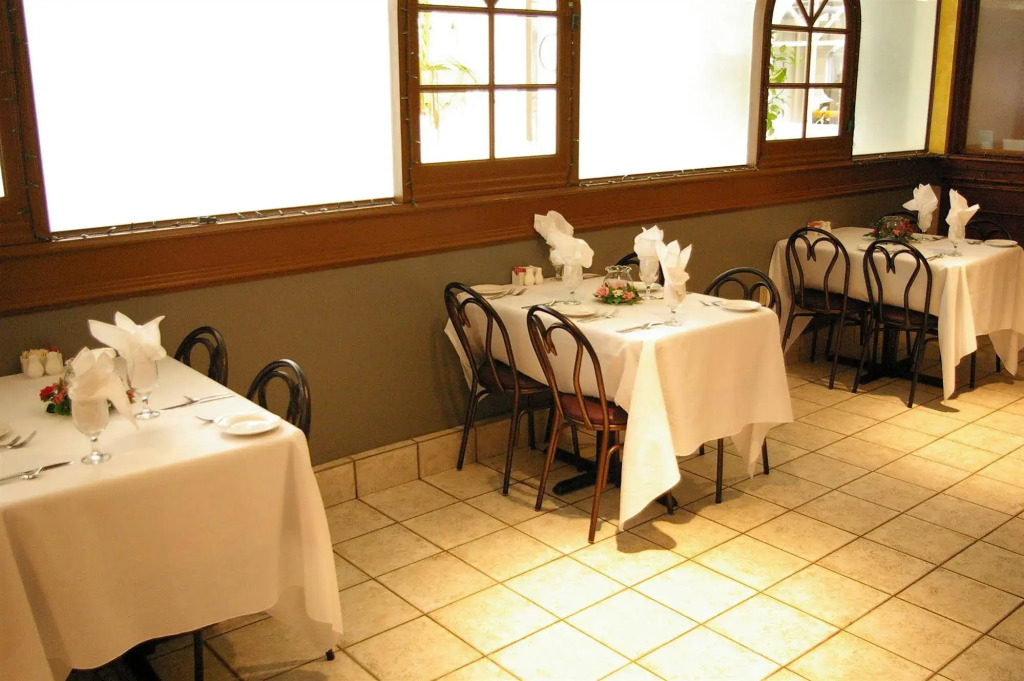 The Peninsula Inn