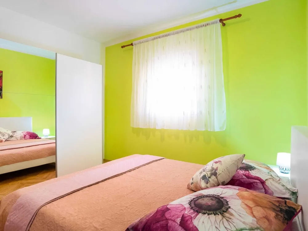 Simplistic Apartment in Vir With Garden