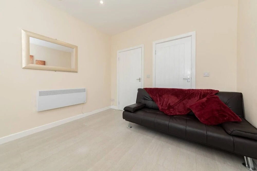 Homely Spaces Large 2-bed Apartment in Bedford